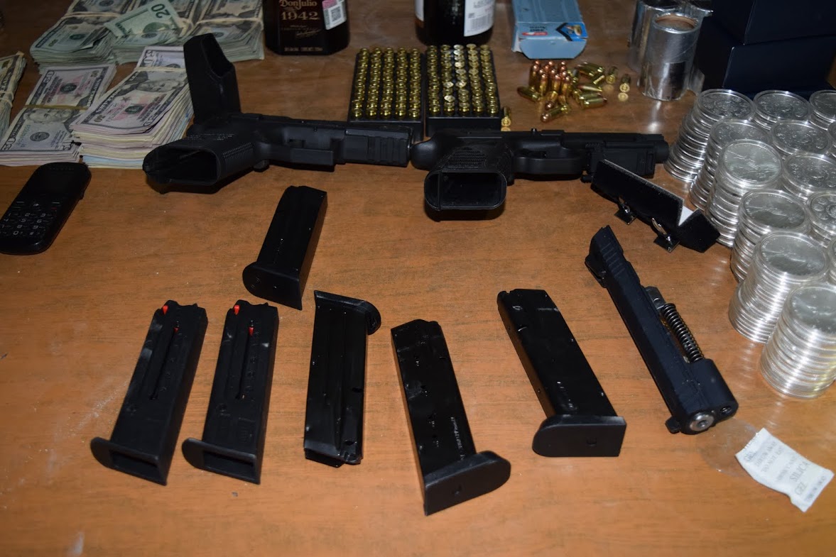 Detienen a 3 con armas y dólares en Atlatlahucan – Zona ...