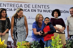 E CEPEDA ENTREGA DE LENTES EN OCOTEPEC (11)