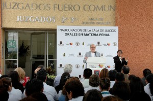 GRACO INAUGURA SALA DE JUICIOS ORALES EN MATERIA PENAL ATLACHOLOAYA (11)