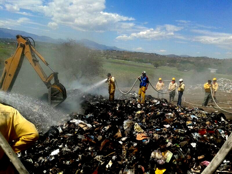 APAGAN INCENDIO EN PUENTE DE IXTLA Y CONTROLAN OTRO EN EL TEXCAL Zona Centro Noticias