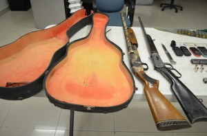 guitarra con armas