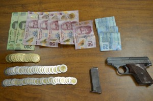 DINERO Y ARMA