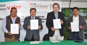 JMB en la Entrega del Certificado de Coprocesamiento de Llantas de Cementos Fortaleza al Mpio. de Cva. (4)