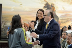 Graco entrega premio estatal del deporte 2014003