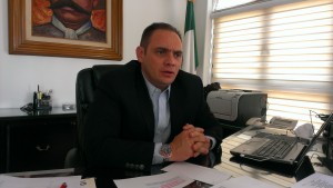secretario de Administración, Alberto Javier Barona Lavín.