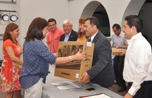 JMB en la Entrega de Equipo de Cómputo a Epresarios INADEM  (2) (1)