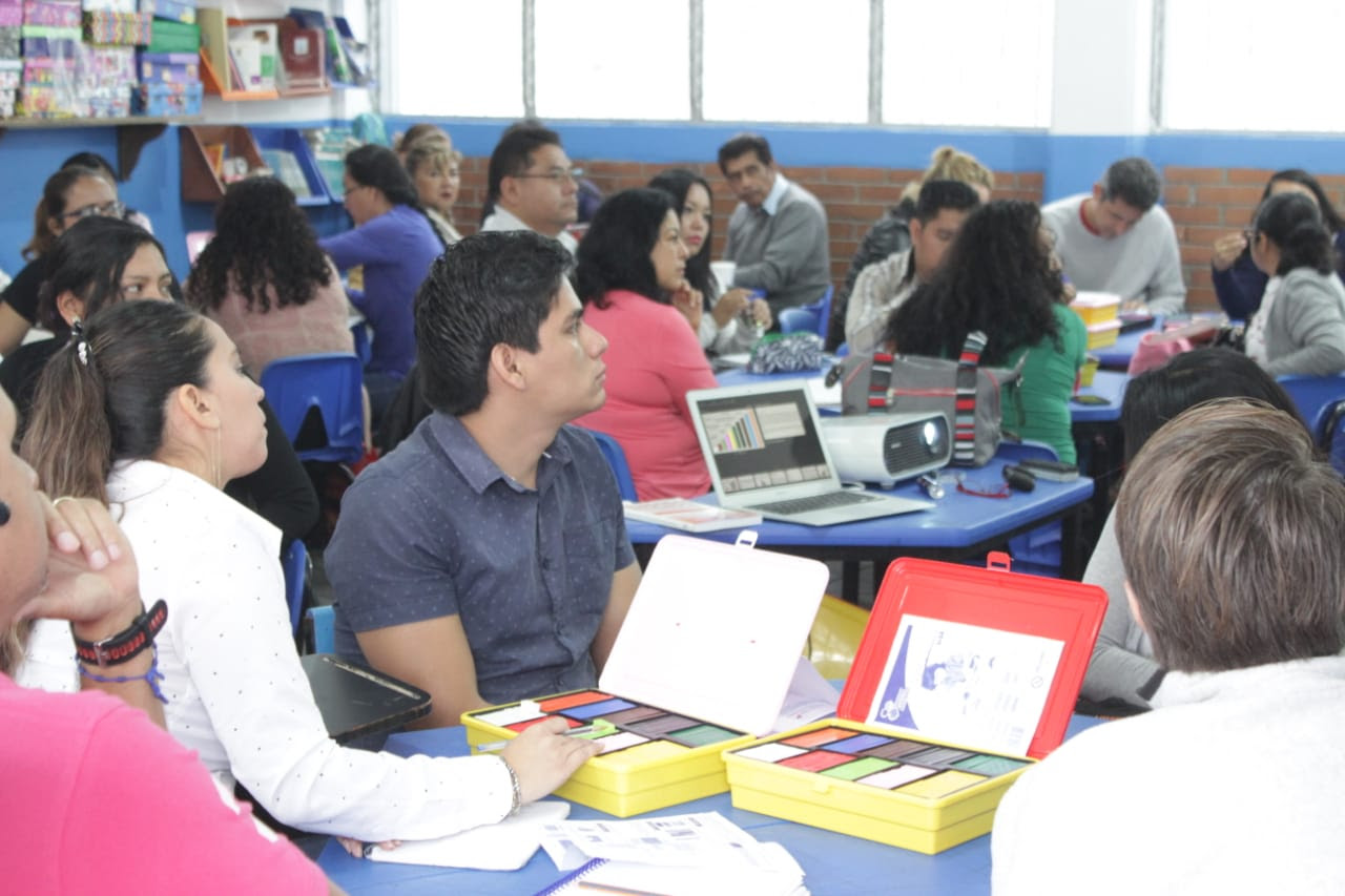 Capacitan a docentes para la enseñanza de matemáticas en escuelas de ...