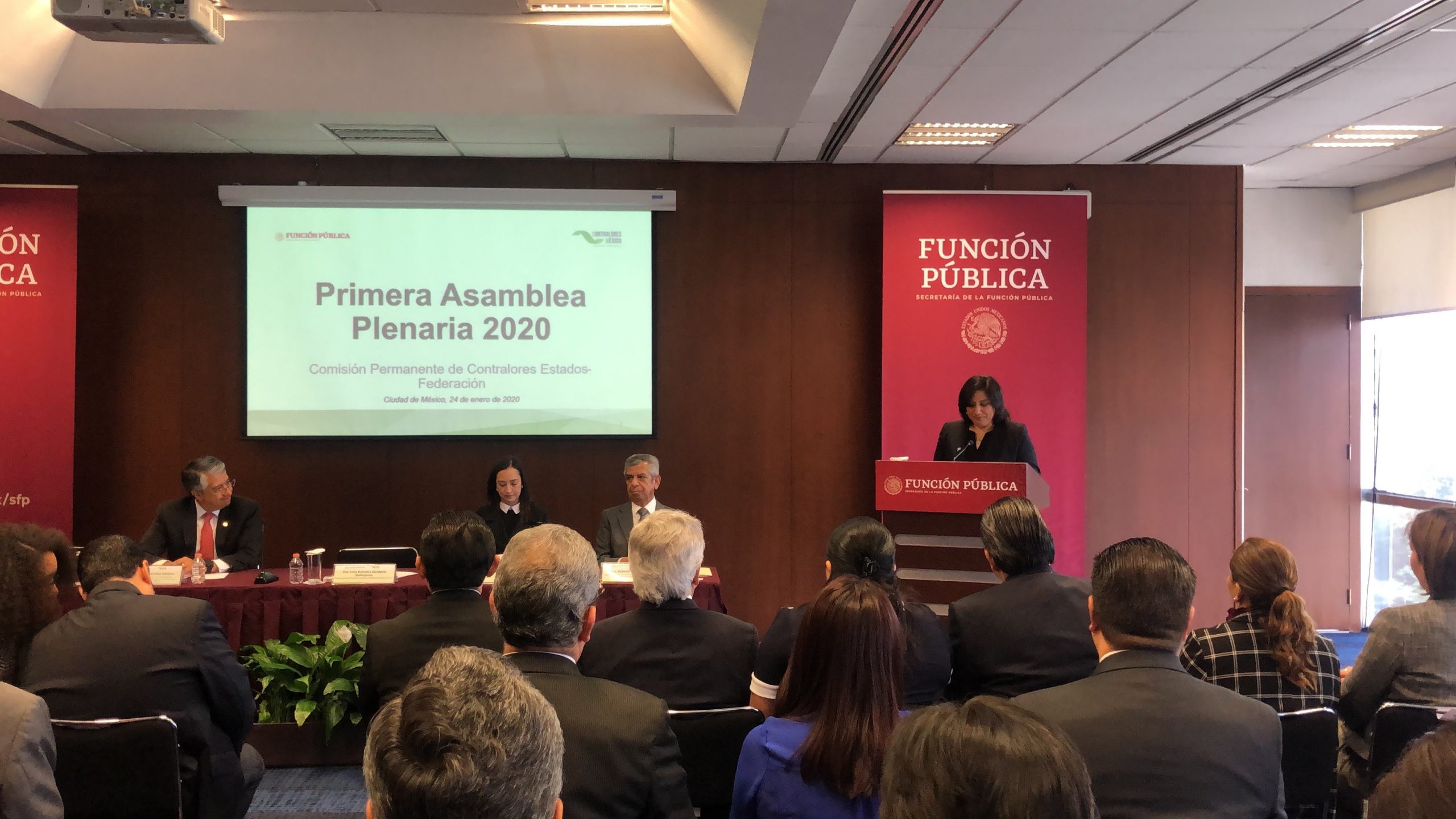 Asiste Secretaría de la Contraloría a la Primera Sesión Plenaria 2020 de Contralores de Estados Asiste Secretaría de la Contraloría a la Primera Sesión Plenaria 2020 de Contralores de Estados