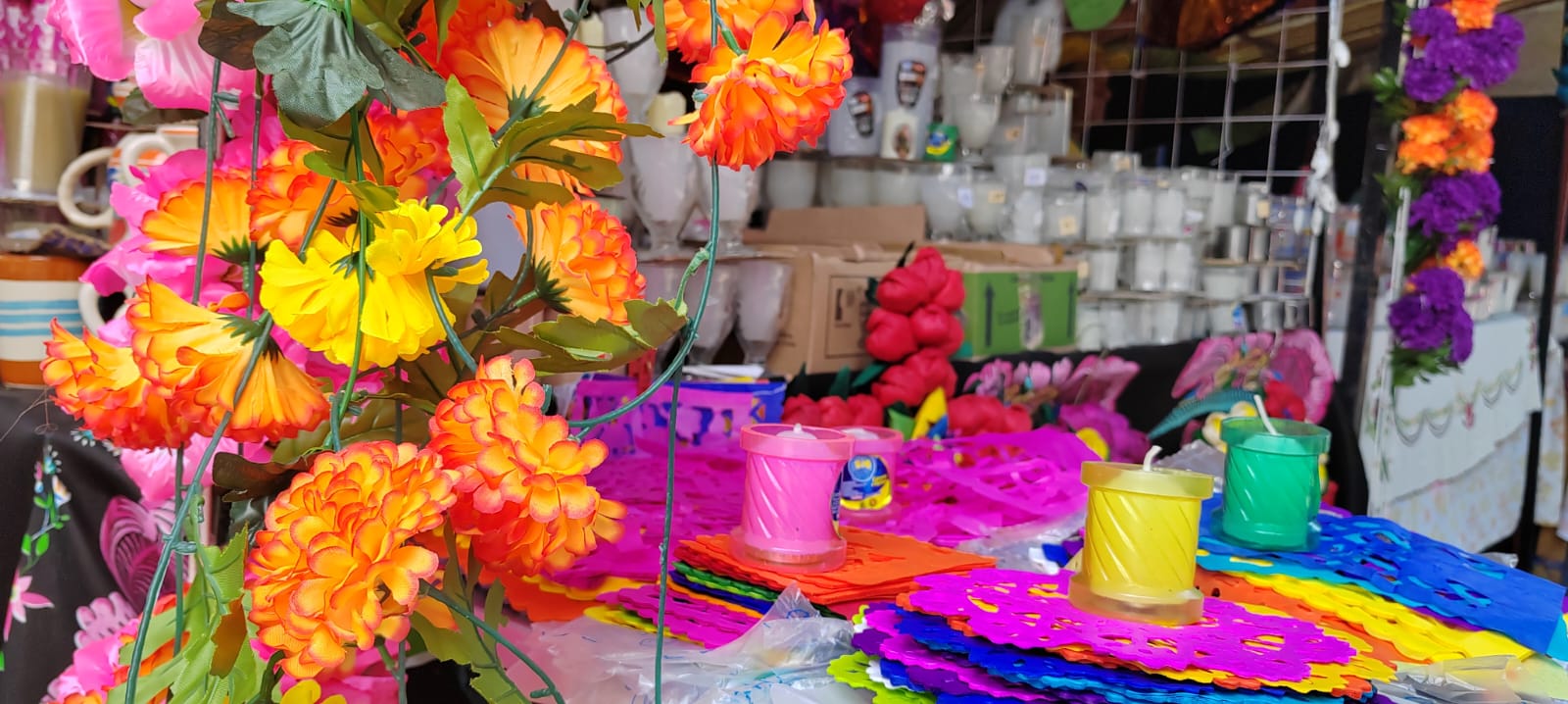 Aumenta la venta de flores y arreglos artificiales para el Día de Muertos  en la zona sur de Morelos – Zona Centro Noticias